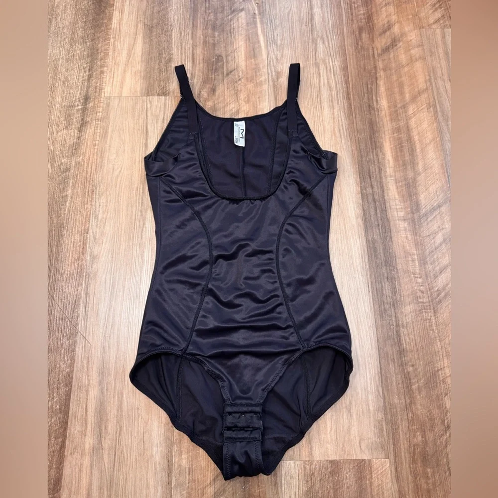 Maidenform Black Shapewear Ultra Firm Bodysuit, Medium - Picture 9 of 16